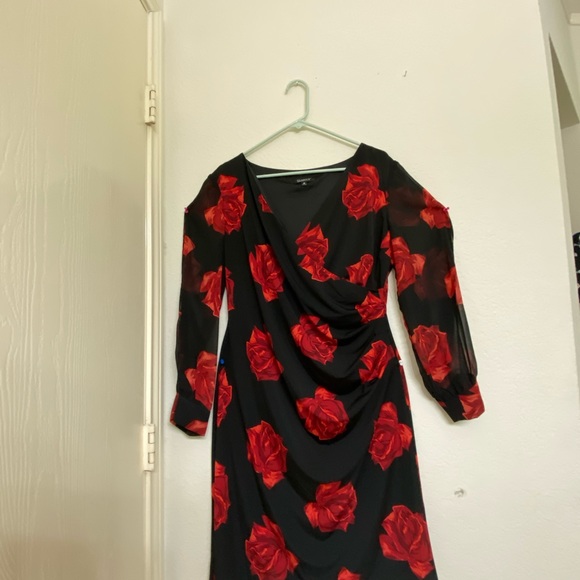 Dress - Picture 2 of 4